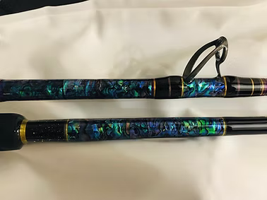 Unique finish with precious materials
